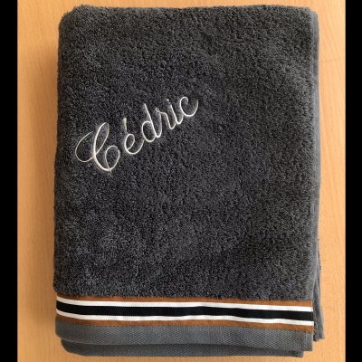 Serviette brodée